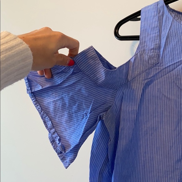 EXPRESS floral off-the-shoulder blouse - Picture 4 of 6